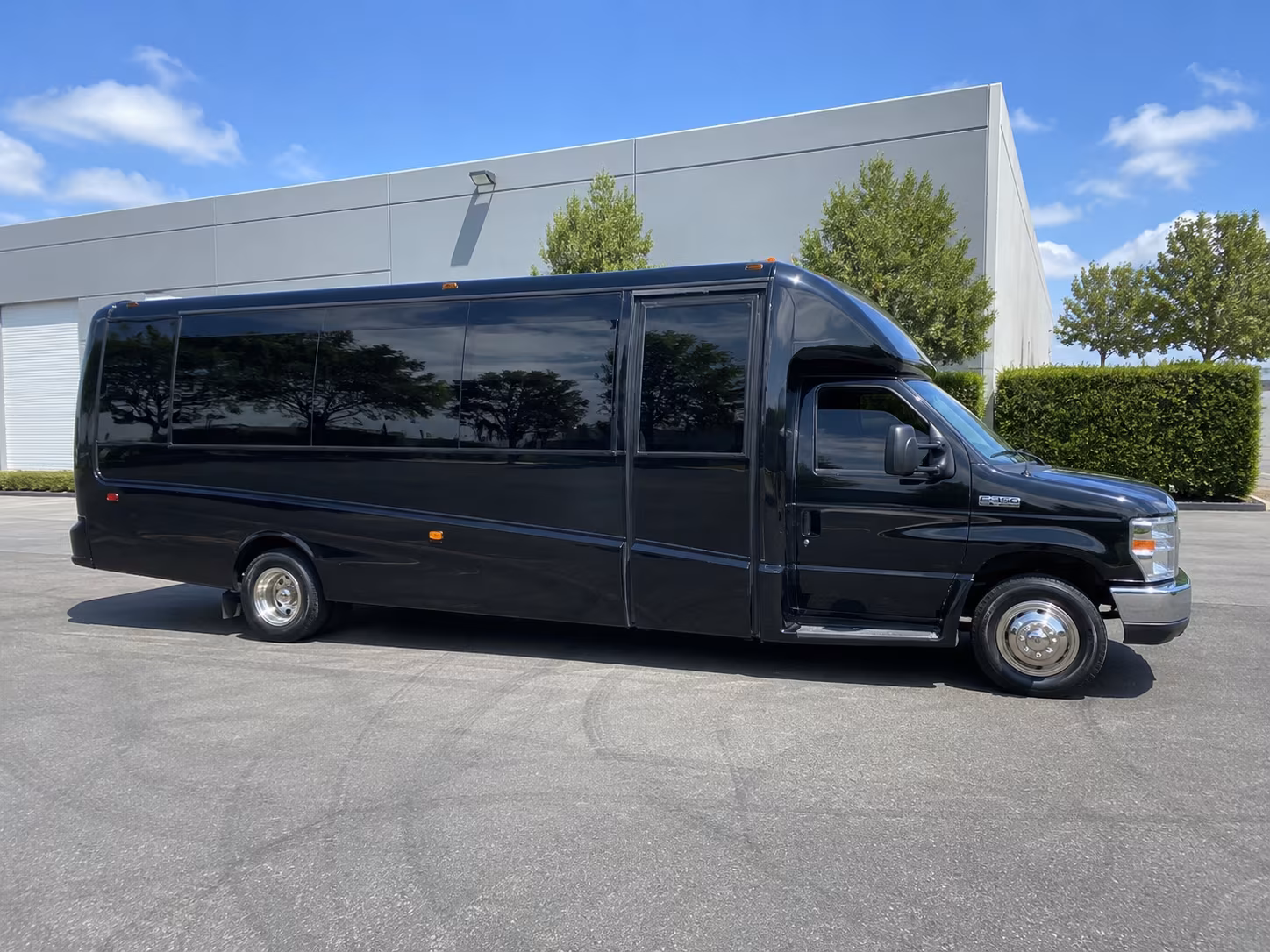 Boston Winery Tour & Pub Crawl Transportation party bus exterior