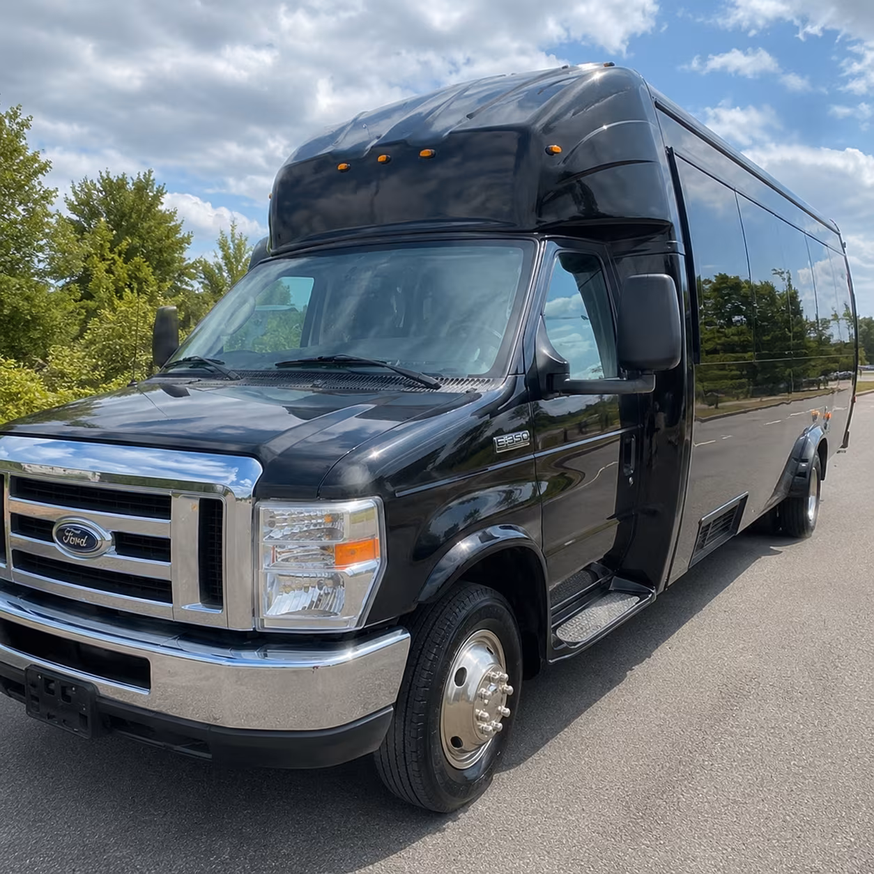 Cambridge Winery Tour & Pub Crawl Transportation